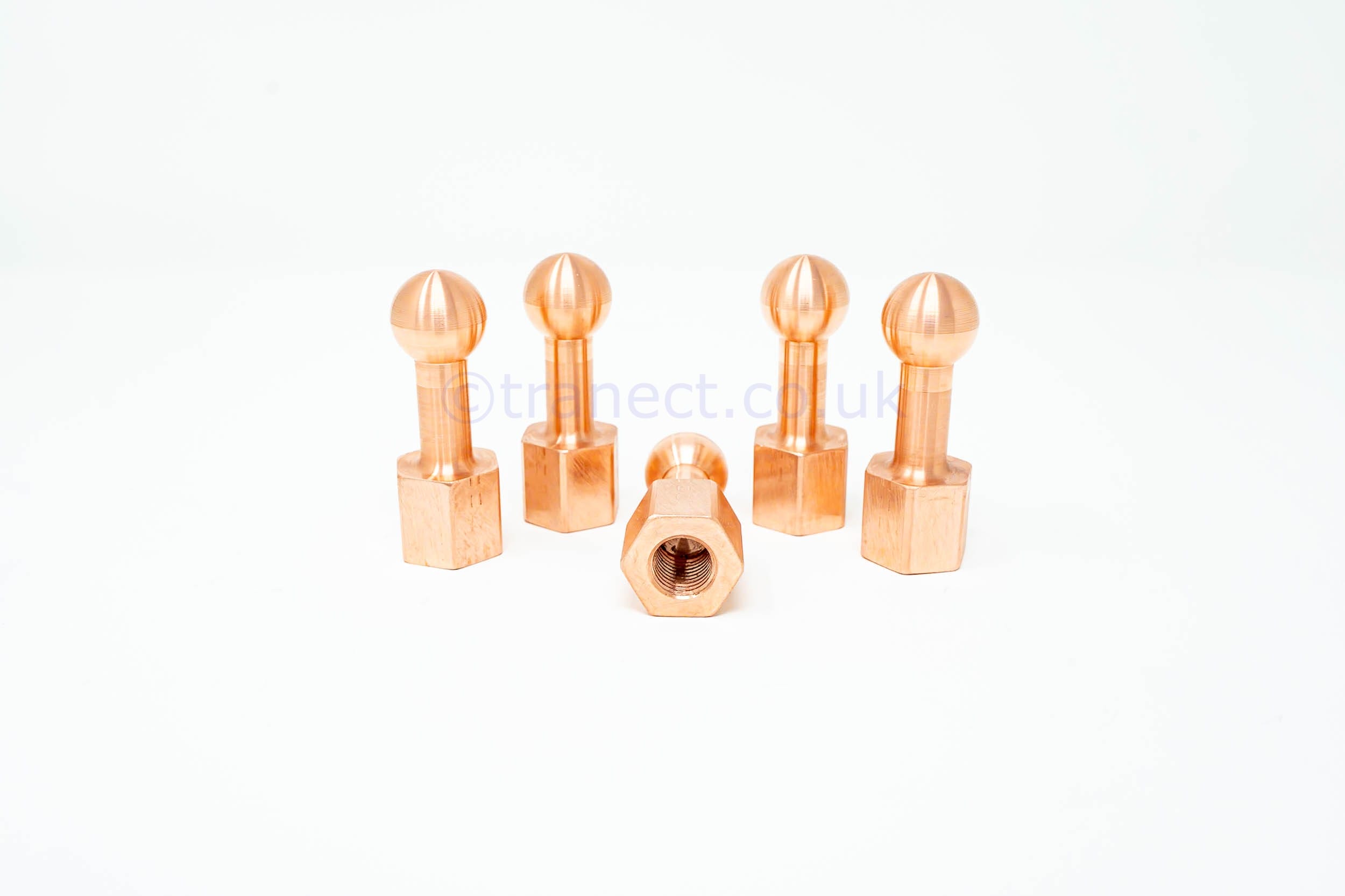 Copper earth pins for switchgear cubicles